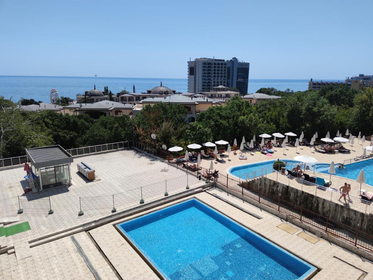 Europroperties Yalta Apartments ゴールデンサンド エクステリア 写真