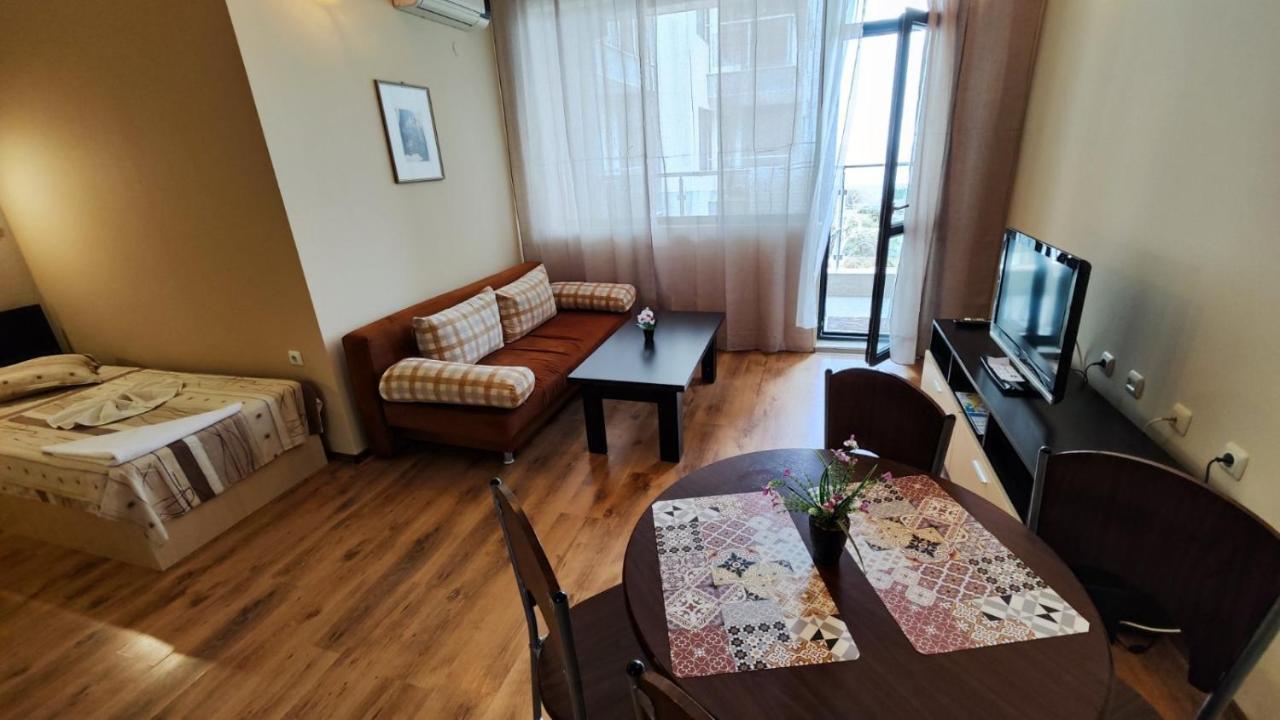 Europroperties Yalta Apartments ゴールデンサンド エクステリア 写真