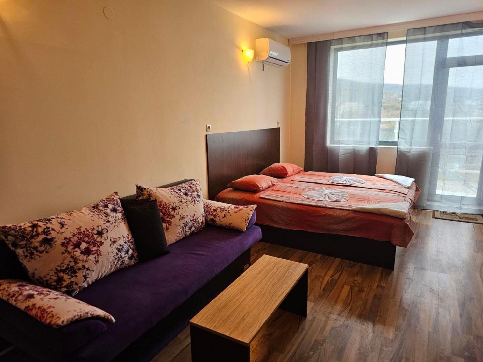Europroperties Yalta Apartments ゴールデンサンド エクステリア 写真