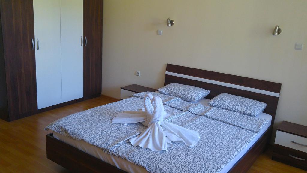 Europroperties Yalta Apartments ゴールデンサンド エクステリア 写真