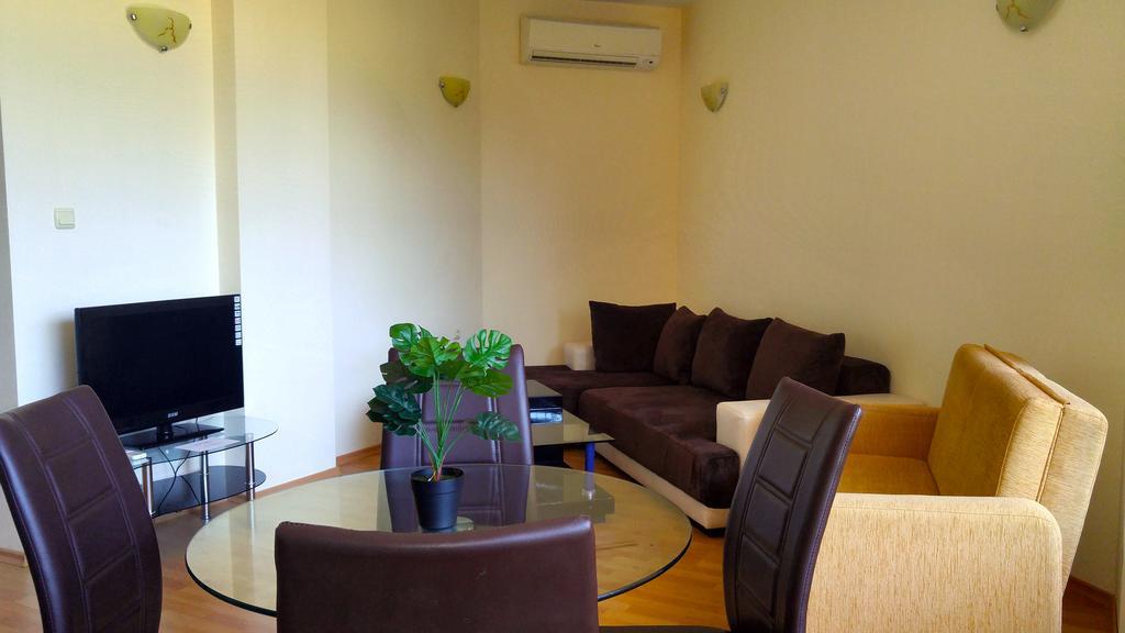 Europroperties Yalta Apartments ゴールデンサンド エクステリア 写真